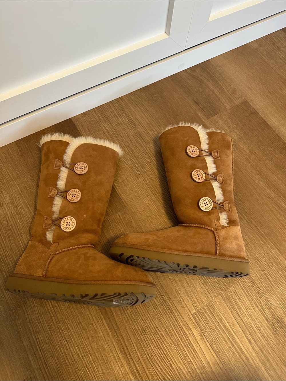Kids Suede Button Snow Boots in Chestnut
